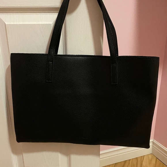Vince Camuto vegan leather tote bag - Picture 5 of 7